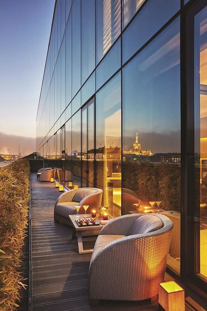 *****  Armani Hotel Milano Italy