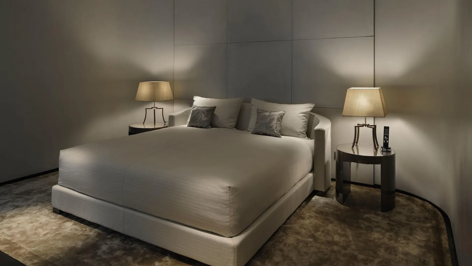Armani Hotel Milano 5*, Milan