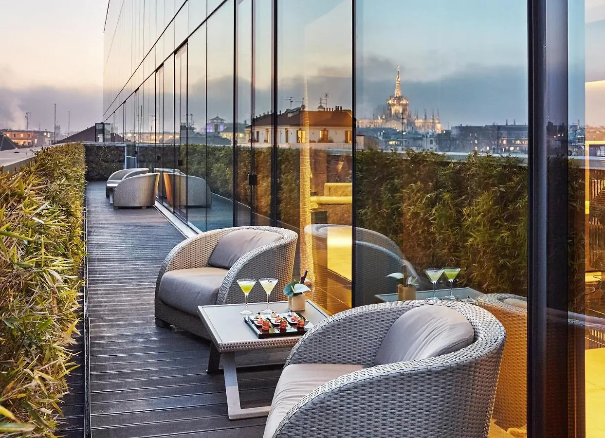 *****  Armani Hotel Milano Itália
