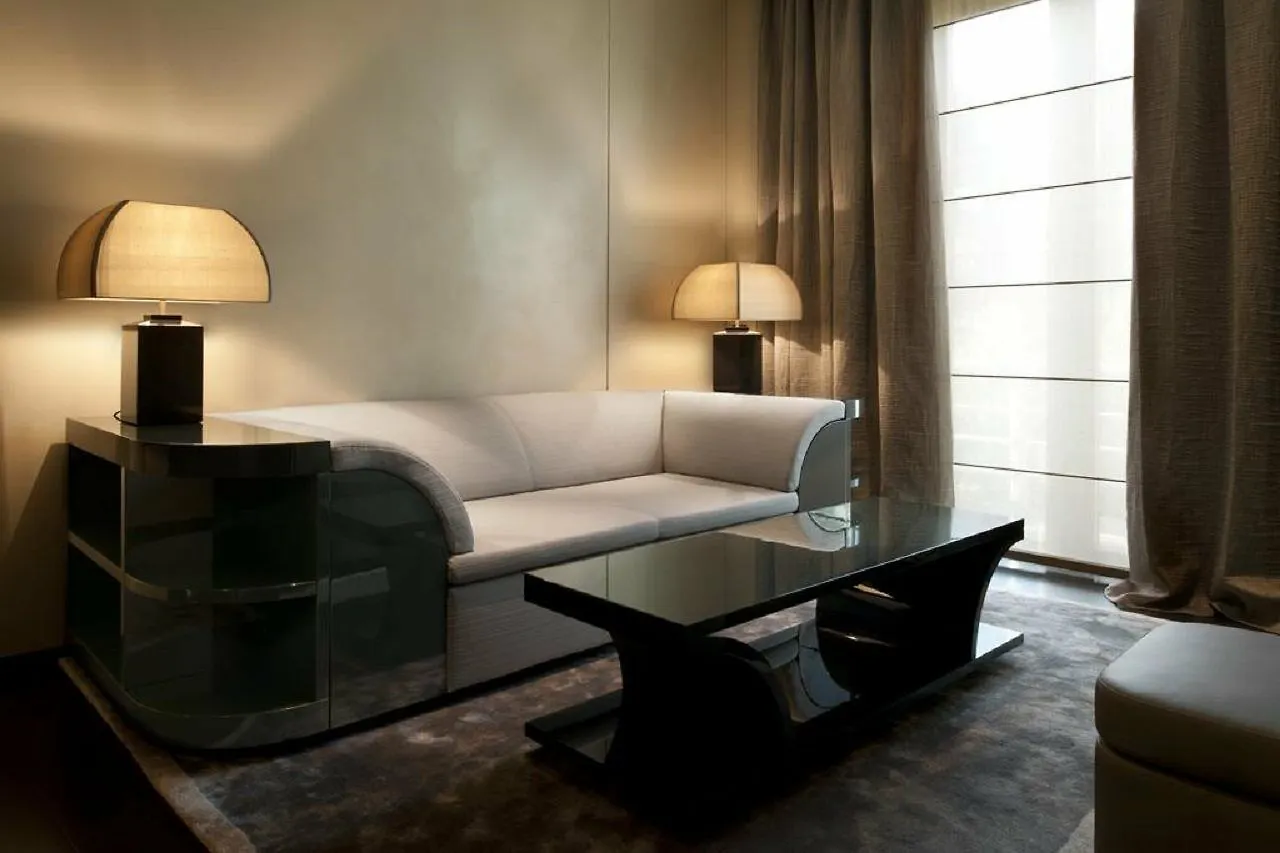 Armani Hotel Milano 5*,  Italien